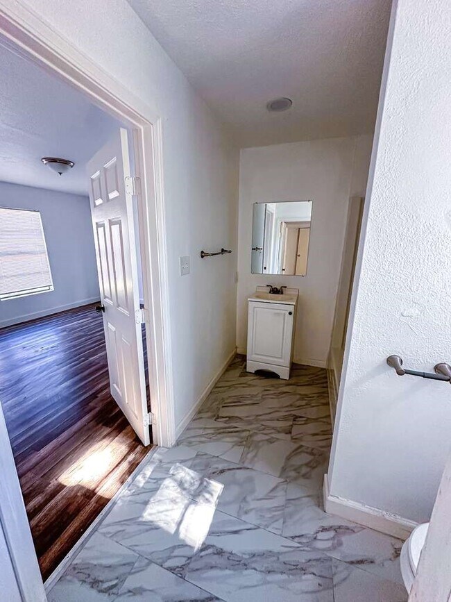 Building Photo - 2555 Pierce St