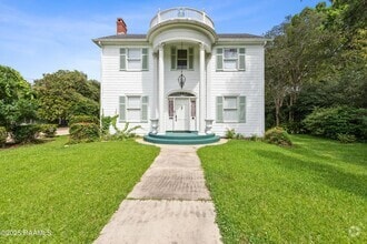 Building Photo - 228 Amelia St