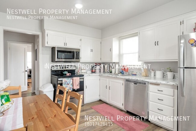 Building Photo - Fantastic 4-bed Multiplex in South Salt Lake