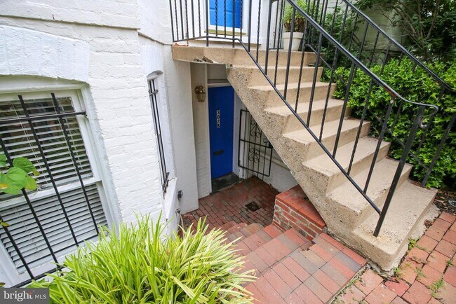 Foto del edificio - 302 Maryland Ave NE