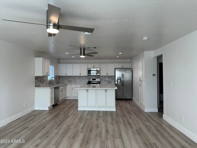 Building Photo - 2301 N 27th St