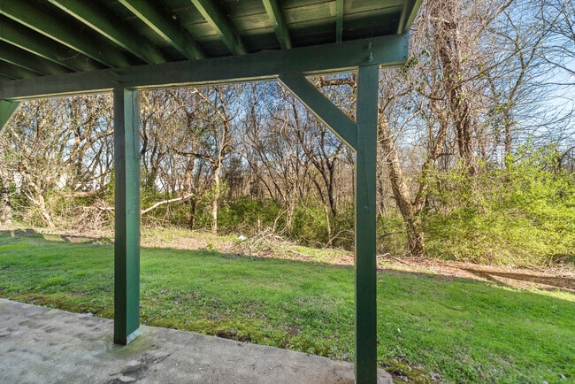 Building Photo - Mallard Creek