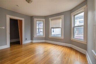Building Photo - 26 Pleasant St