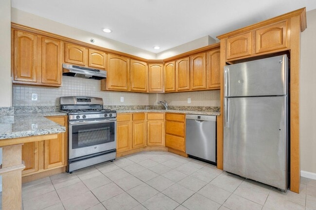 Building Photo - 179 Newark Ave