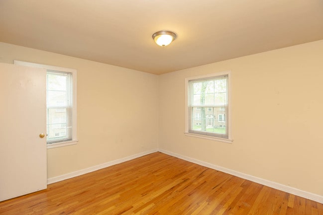 Building Photo - 4252 W Nelson St