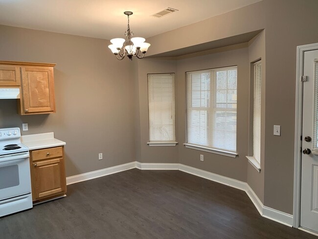 Building Photo - 52 Cane Creek Commons Dr