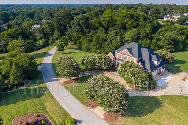 Foto del edificio - 6028 Crescent Knoll Dr