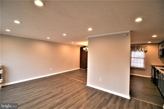 Building Photo - 507 Smoketree Ct