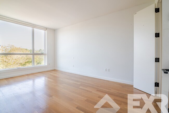 Building Photo - 1326 Ocean Ave