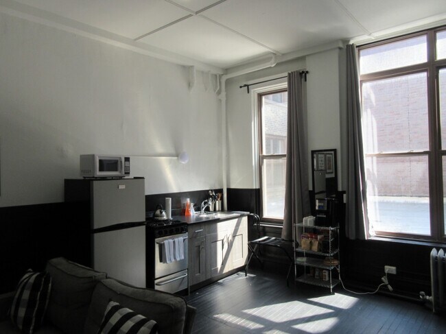 Foto del edificio - 245 W North Ave