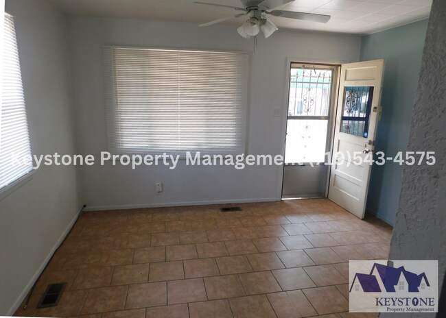 Building Photo - 819 Troy Ave