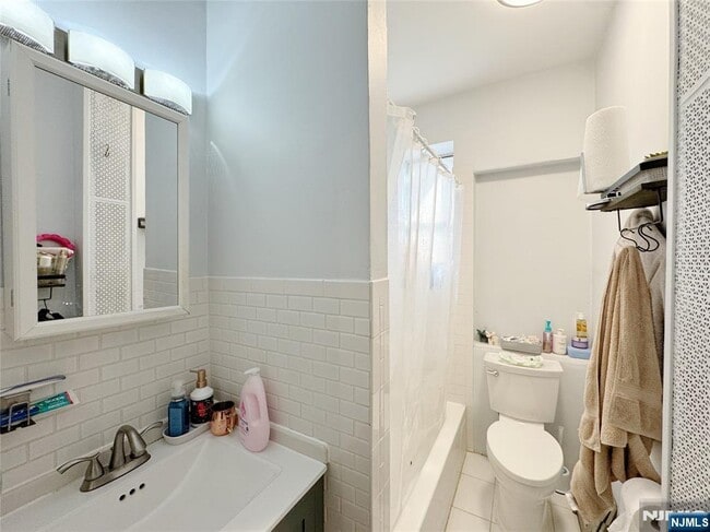 Building Photo - 101 73rd St