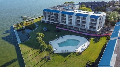 Building Photo - 351 Lakeside Ln