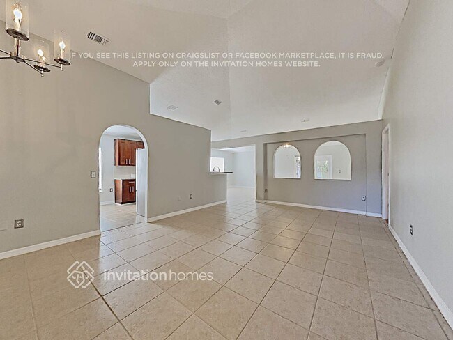 Foto del edificio - 1622 Hudderfield Cir W