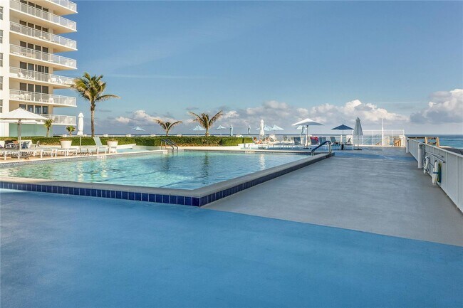 Foto del edificio - 3546 S Ocean Blvd