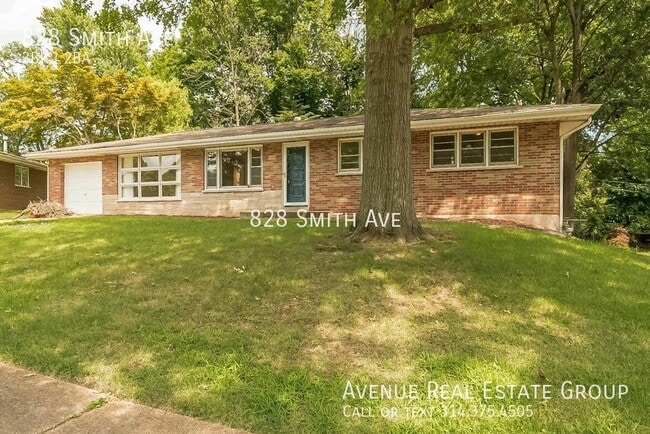 Building Photo - Welcome Home! This light-filled, refreshed...