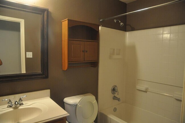 Foto del edificio - 24435 Cornell Park Ln