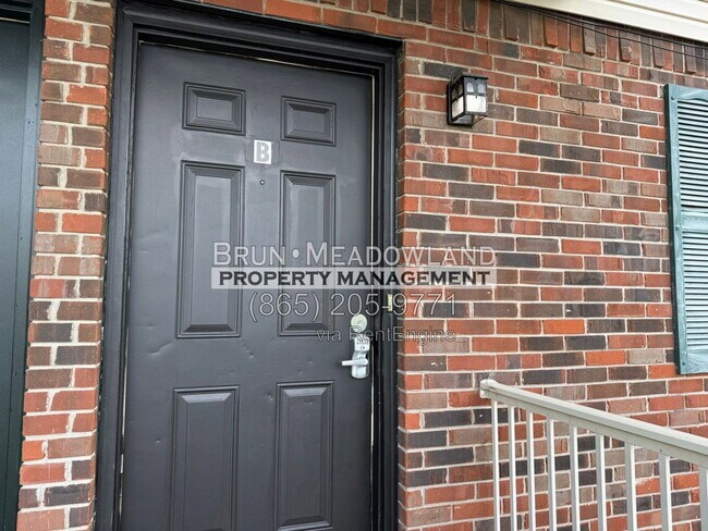 Foto del edificio - 1928 Meadowland Ln
