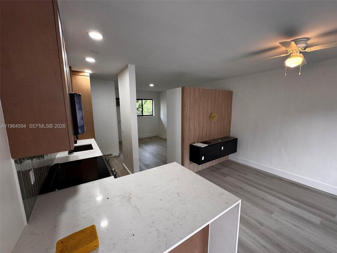 Building Photo - 115 Salamanca Ave
