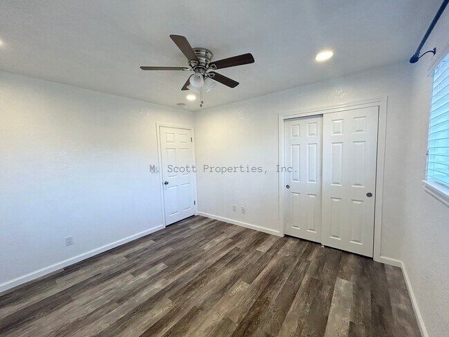 Building Photo - 1288 Bolivia Way
