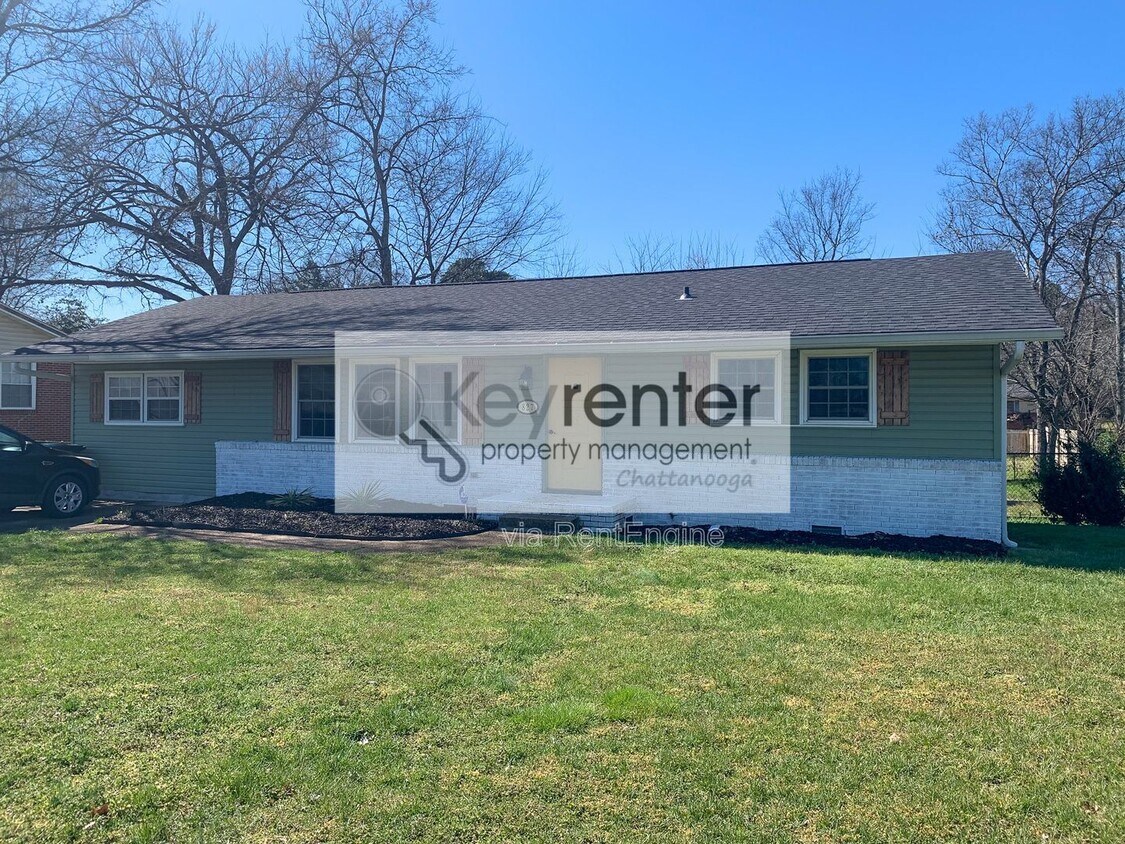 Photo - 827 Woodmore Ln