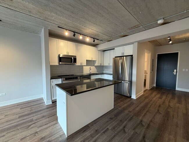 Foto del edificio - 952 W Carmen Ave