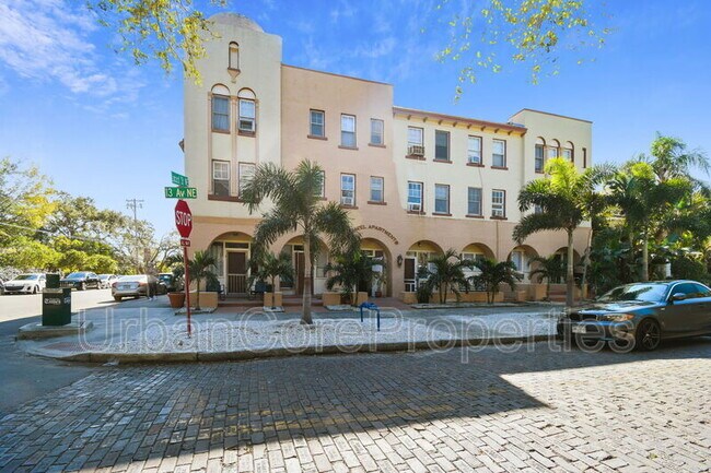 Foto del edificio - 360 13th Ave NE