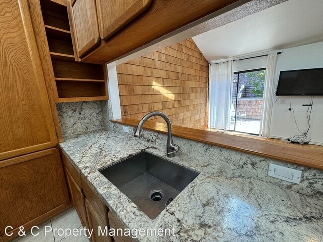 Building Photo - 2 br, 1 bath House - 461 Dela Vina Avenue,...