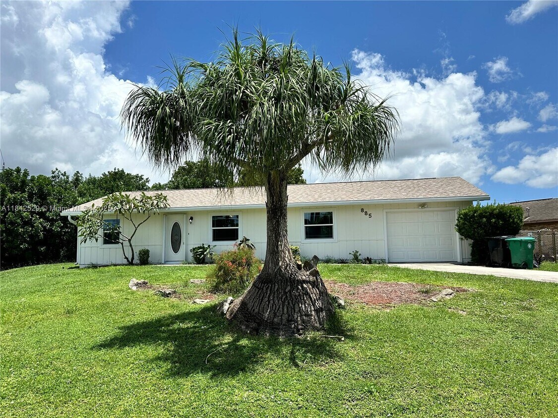 Foto principal - 885 SW California Blvd
