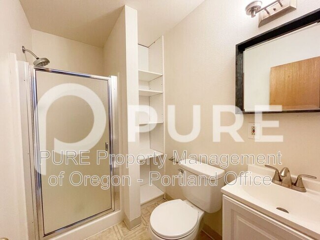 Foto del edificio - 5816 SW Huddleson St