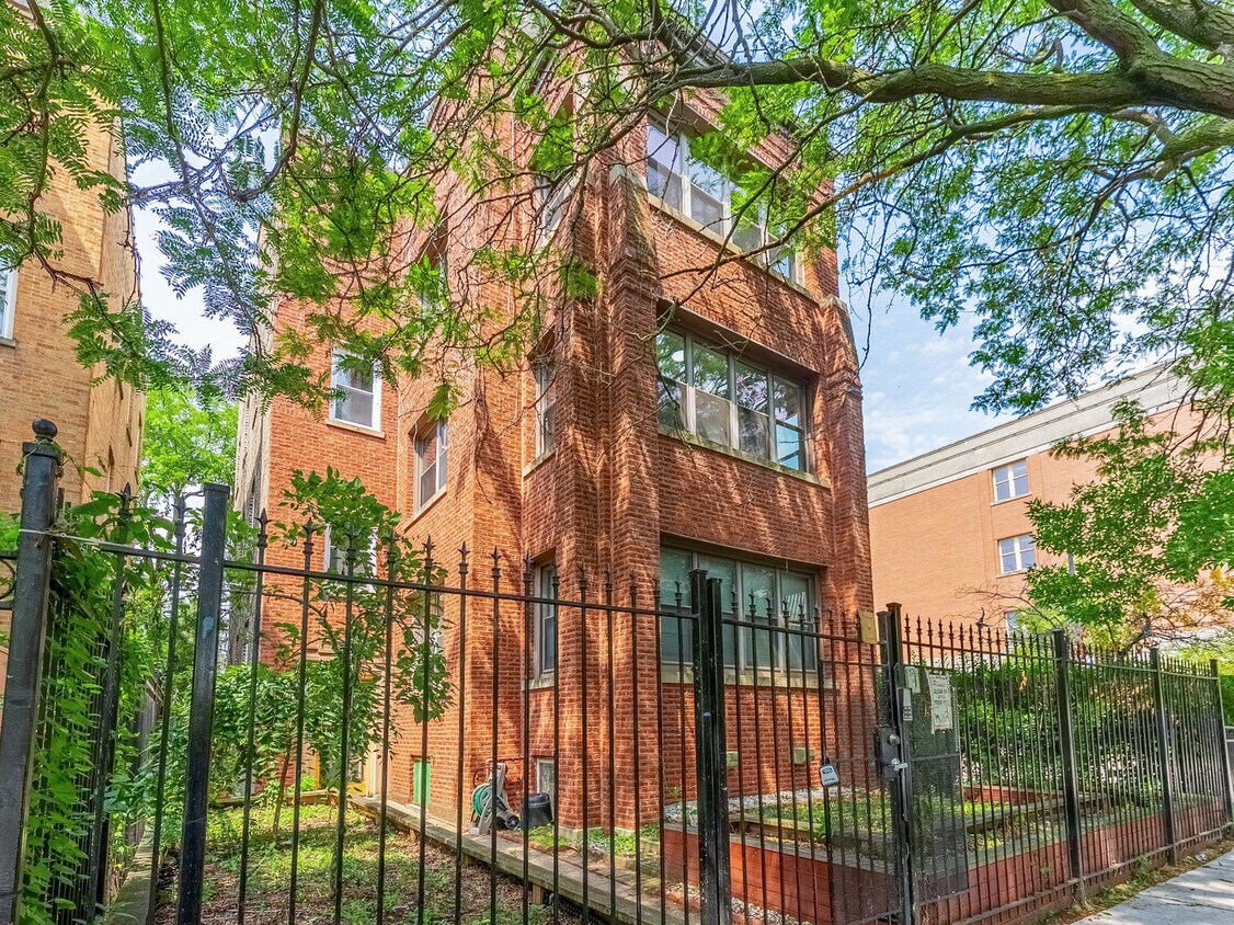 Foto principal - 7630 N Marshfield Ave