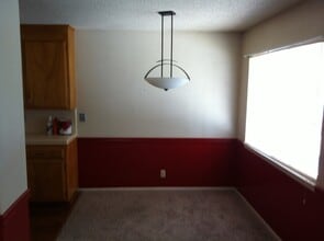 Building Photo - 105 Olive St