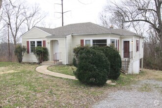 Building Photo - 121 Lookout Dr