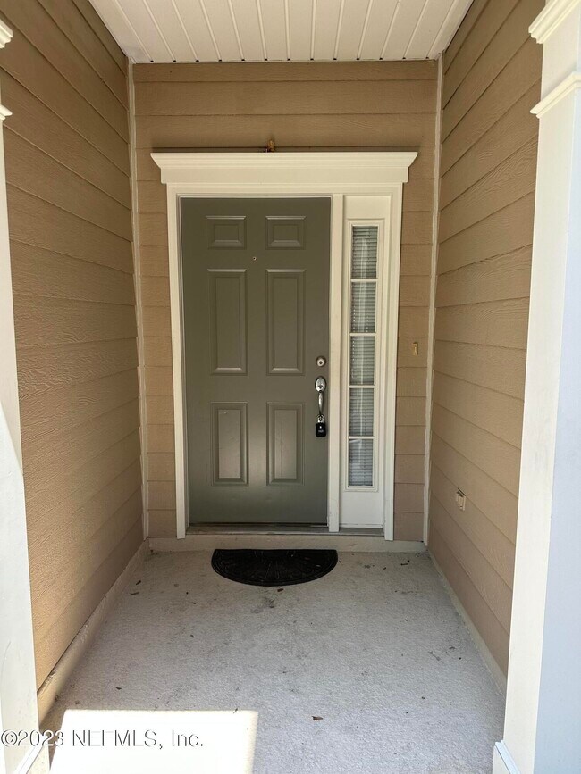 Building Photo - 4243 Highwood Dr