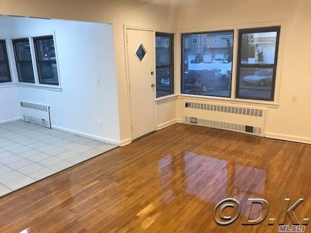 Foto del edificio - 425 W Broadway