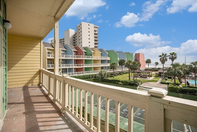 Building Photo - 7820 Seawall Blvd