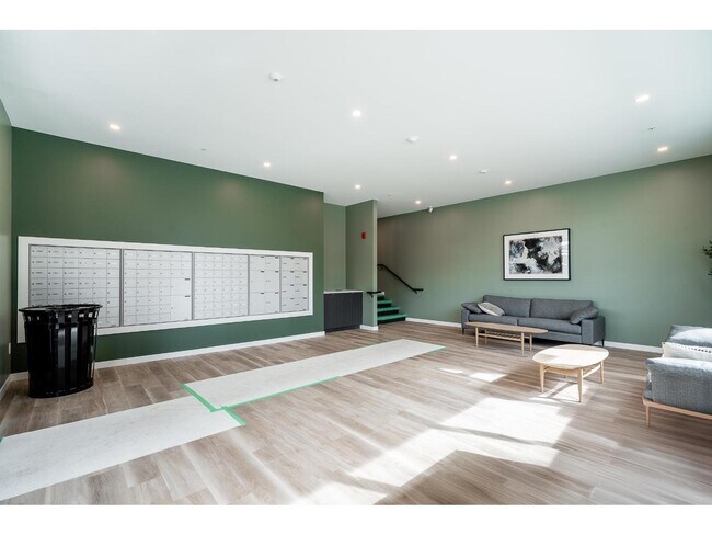 Building Photo - 15733-15785 85 Ave
