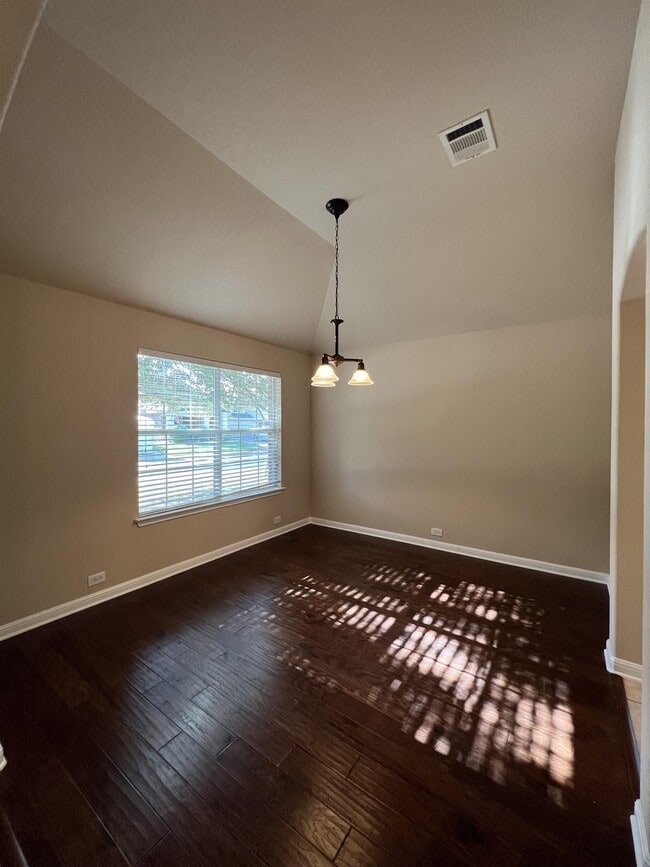 Foto del edificio - 24431 Flint Creek