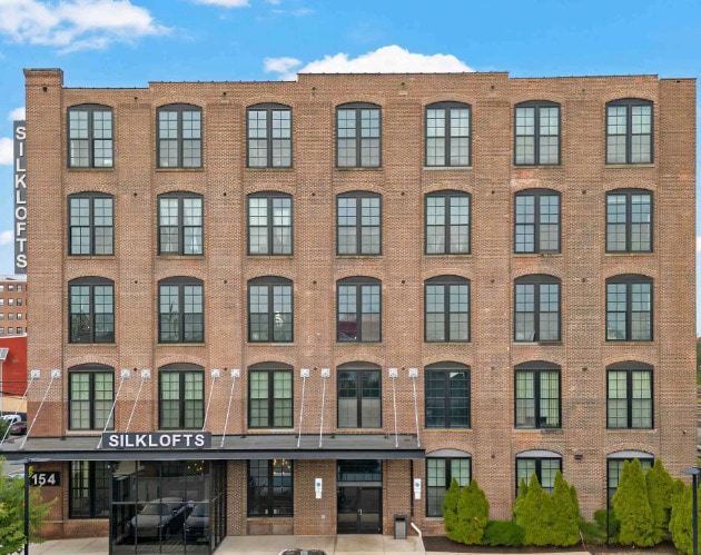 Building Photo - Silk Lofts