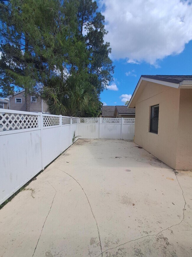 Foto del edificio - 1465 Hawthorne Pl