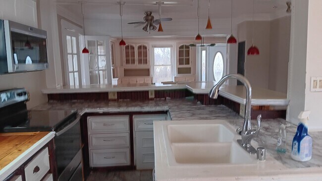 Foto del edificio - 2221 WI-83