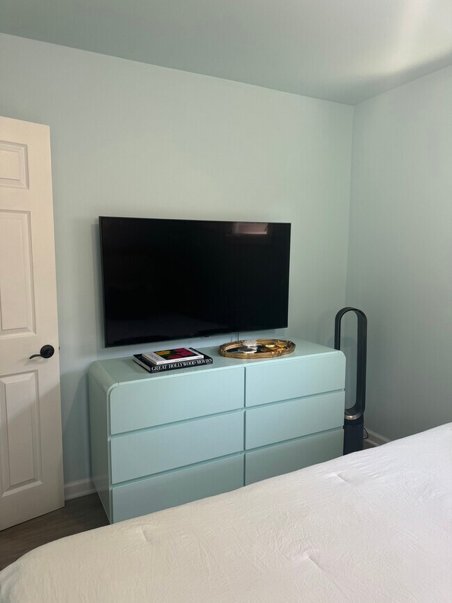 Foto del edificio - 644 W Hinsdale Ave