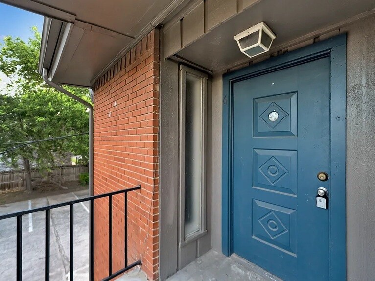 Foto principal - 803 Oakland St