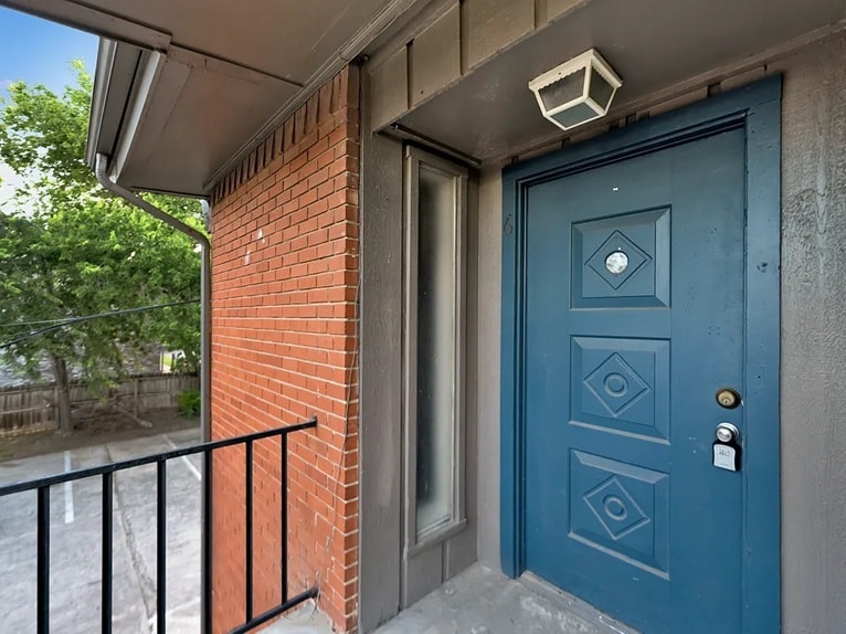 Primary Photo - 803 Oakland st
