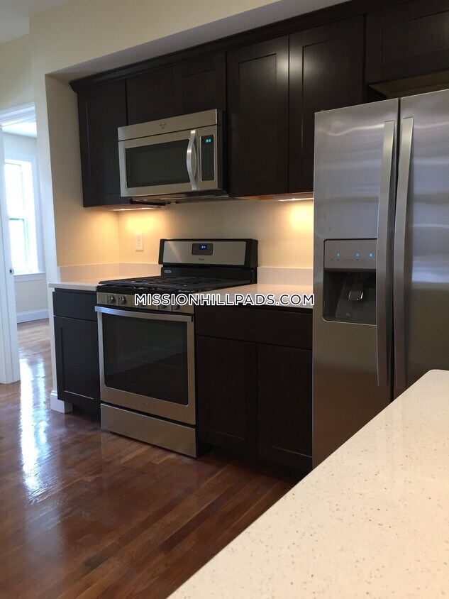 830 Huntington Ave Unit 2, Boston, MA 02115 Condo for Rent in Boston