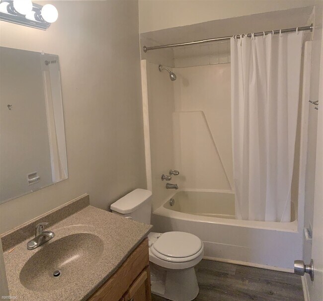 Foto del edificio - 5 br, 1 bath Duplex - 5227 Rich St