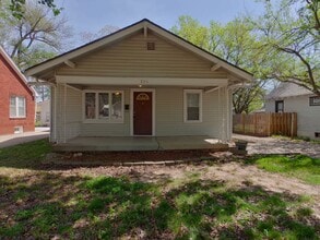 Building Photo - 806 N Terrace Dr