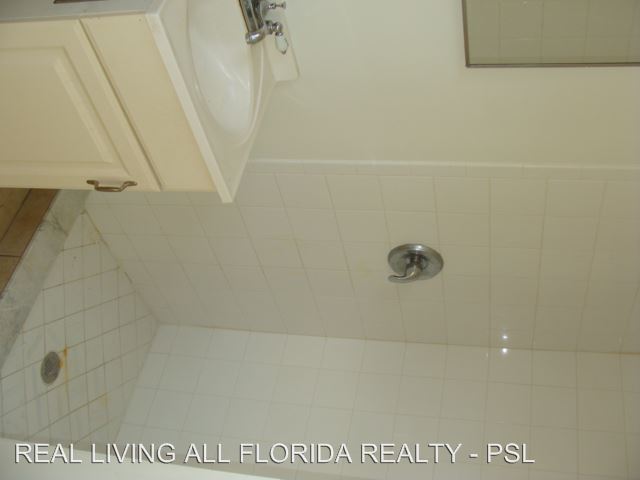 Foto del edificio - 3101 NE West End Blvd