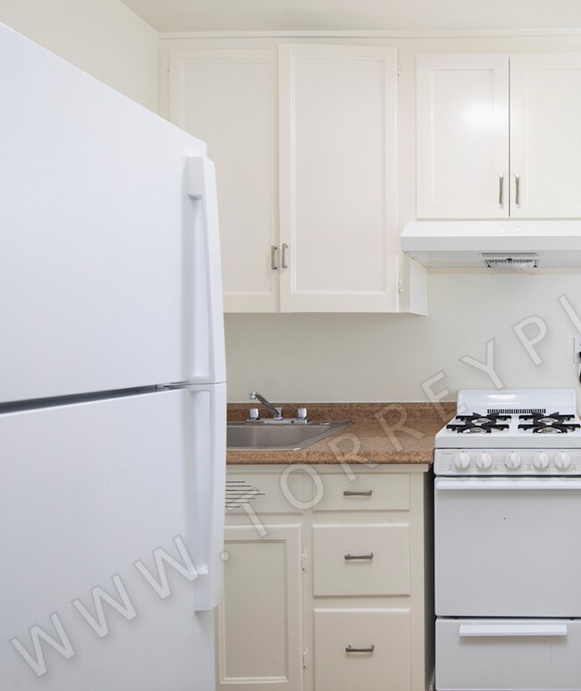Foto del edificio - Charming Attached Cottage in the Heart of PB