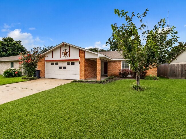 Foto del edificio - 13622 Cherrydown St